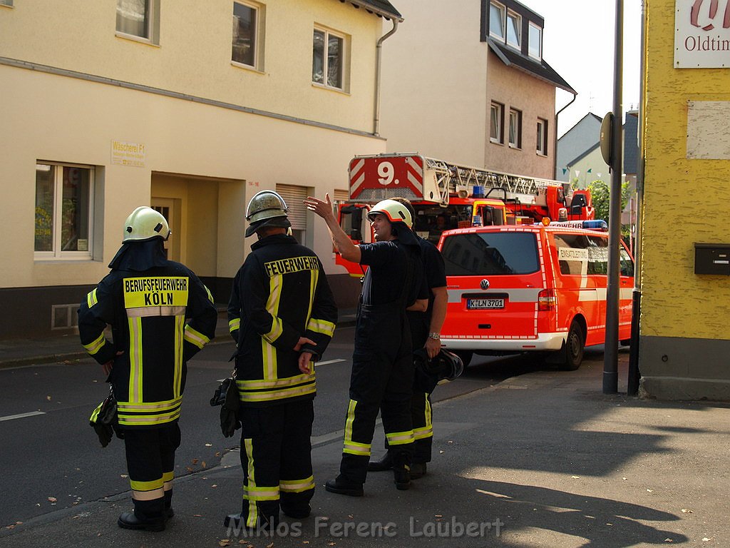 Geruest droht umzukippen Koeln Holweide P147.JPG